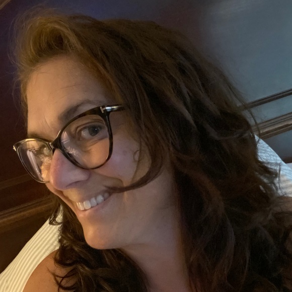 Meet your Posher, Jennifer - Picture 1 of 1